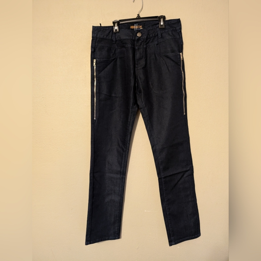 Devine Luv Jeans with Zipper Details